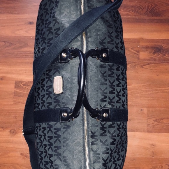 Michael Kors Black&Gold XL Weekender (unisex) - Picture 3 of 4